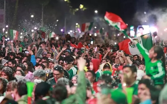 Hàng triệu CĐV Mexico xuống đường ăn mừng chiến thắng, nhiều người thiệt mạng