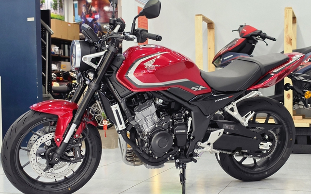 Honda CB500 Super Four về Việt Nam, trang bị công nghệ hiếm, giá ngang xe 650 cc