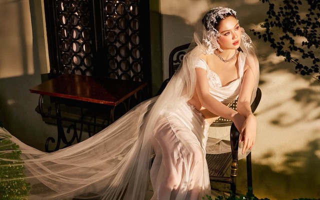 "Nữ hoàng nội y" Ngọc Trinh mặc váy cưới: "Cuối cùng mọi cố gắng rồi cũng được đền đáp"