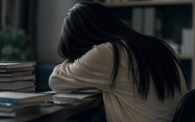Nữ nhà văn nổi tiếng bất ngờ bị thu bằng thạc sĩ vì gian lận