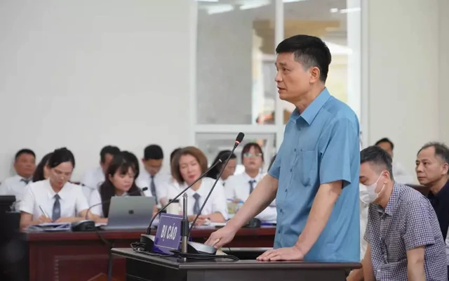 Kiểm soát mang điện thoại, máy tính vào phòng xét xử: Có thể phát sinh khó khăn cho hoạt động bào chữa