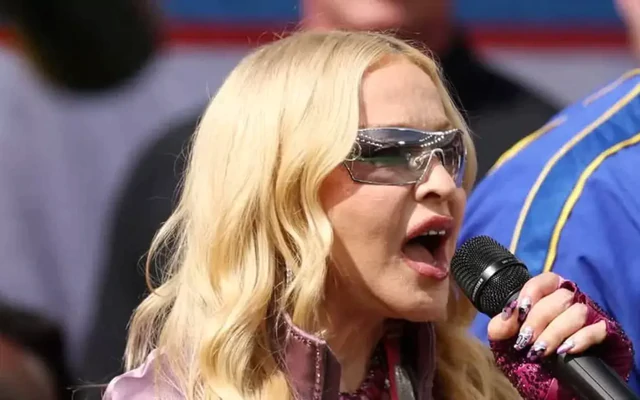 Biểu diễn ở World Cup, Shakira, Madonna, Justin Bieber không được nhận xu nào