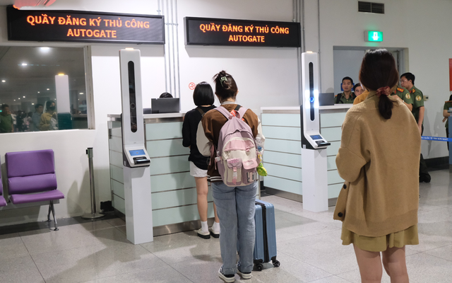 Người đi máy bay cần chú ý nếu thuộc nhóm sau sẽ không được nhập cảnh Việt Nam bằng cửa tự động