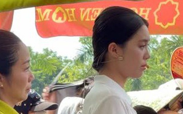 Á hậu quân nhân phải nghỉ học giữa chừng để cấp cứu