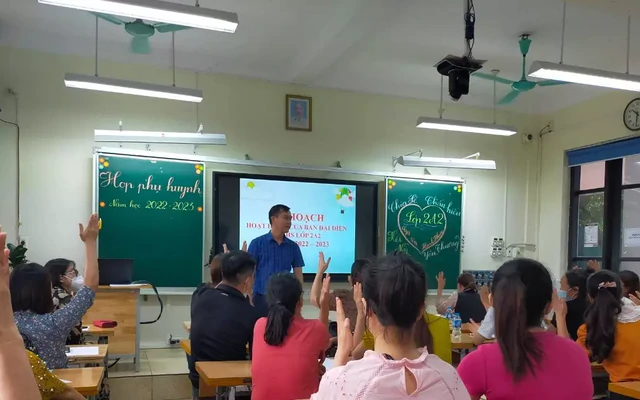 Đề xuất cấm ban đại diện cha mẹ học sinh thu hộ các khoản cho trường học
