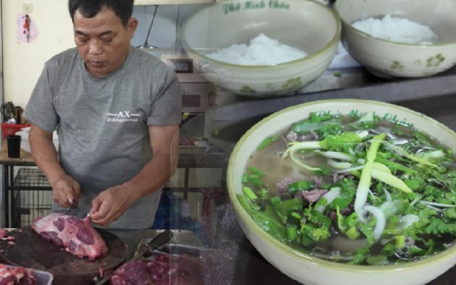 Phở trâu đắt khách nhất Hà Nội: Mỗi ngày bán hết 2 con, thái trực tiếp tại quán, bát gần 1 lạng thịt chỉ 40.000 đồng