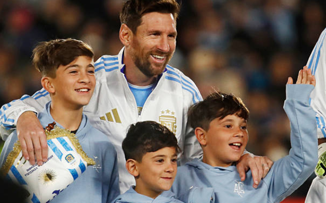 Argentina phấn chấn sau World Cup vì viễn cảnh Messi và con trai cả Thiago cùng ra sân ở World Cup 2030