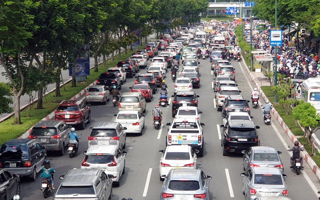Tất cả người dân có ô tô chú ý quy định quan trọng về bảo hiểm bắt buộc