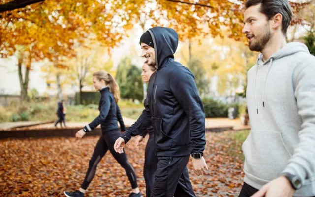 3 cách biến đi bộ thành bài tập đốt mỡ hiệu quả hơn: Không cần đến phòng gym