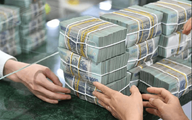 Chuyển khoản thành công 5 lần liên tiếp, giao dịch số tiền 2.060.000.000 đồng, Nguyễn Ngọc Anh lập tức liên hệ ngân hàng và báo công an