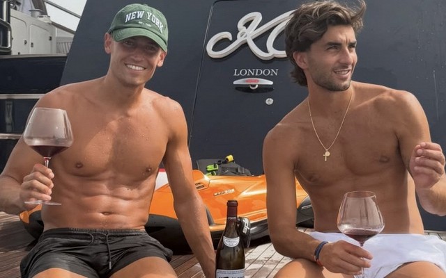 Ferran Torres và Marcos Llorente "đốt" tiền tỷ cho khoảnh khắc thân mật trên du thuyền hậu World Cup gây xôn xao toàn cầu