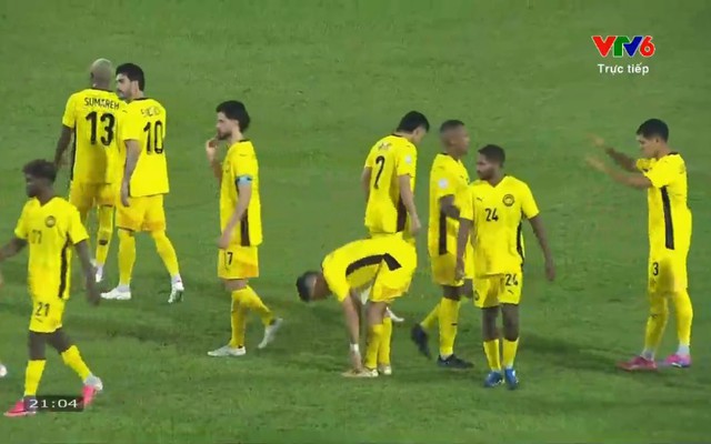 Lào coi như bị loại sau trận thua tan tác, Malaysia dễ gặp tuyển Việt Nam ở bán kết AFF Cup