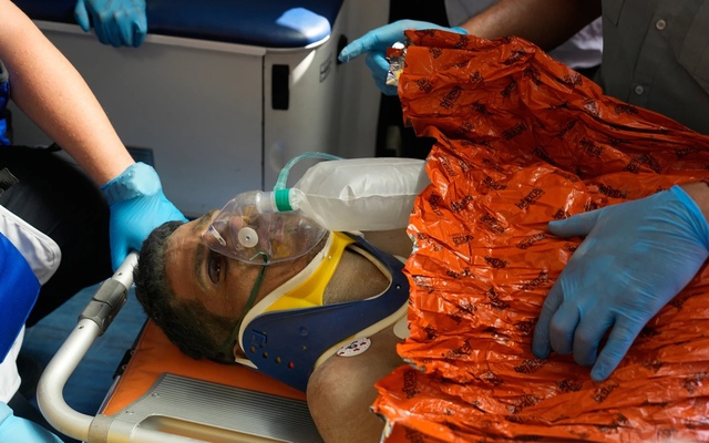 Người đàn ông Venezuela sống sót kỳ diệu sau 8 ngày mắc kẹt dưới đống đổ nát