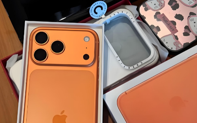 Con gái thi đỗ cấp 3 được họ hàng thưởng gần 30 triệu nên đòi mua iPhone 17, chồng liền tuyên bố một câu khiến tôi cãi nhau suốt tuần