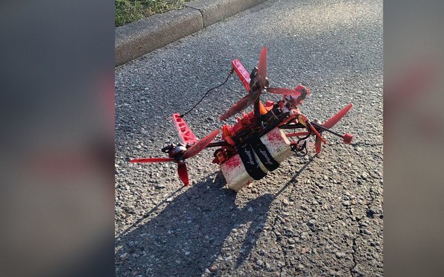 UAV gắn bom giả lao vào Đại sứ quán Nga ở quốc gia NATO