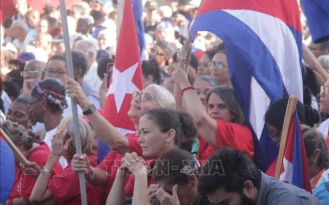 Một ngành trụ cột của kinh tế Cuba gần như tê liệt hoàn toàn, DN Canada, Nga... liên tiếp báo “tin buồn”