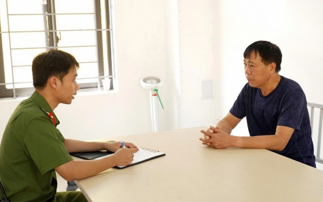 Điều tra giao dịch 120 triệu đồng, công an bắt Phan Văn Trường SN 1965 và 3 người