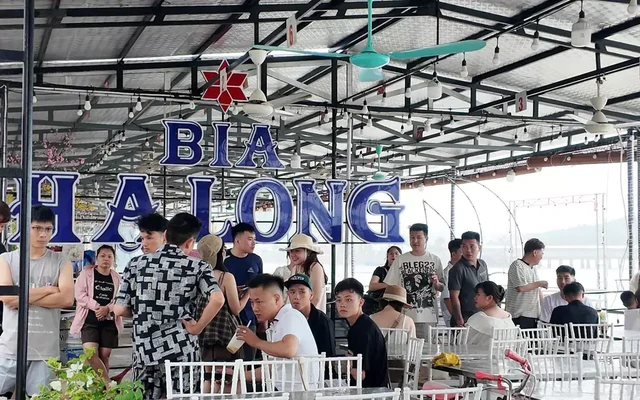 Bão sắp đổ bộ, gần 6.000 du khách đang ở các đảo Quảng Ninh