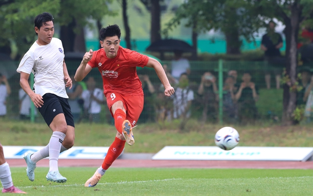 Đình Bắc lập công, đội tuyển Việt Nam thắng 6-0 trước đội bóng Hàn Quốc