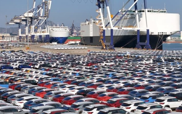 Nghịch lý: Dựng ‘tường thuế’ chưa từng có, xe ô tô ‘made in China’ vẫn ùn ùn kéo vào châu Âu, nhiều hãng nội địa loay hoay đóng nhà máy, sa thải lao động