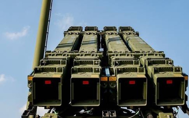 Ba Lan dậy sóng vì bê bối bí mật chuyển tên lửa Patriot