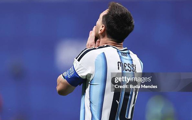 Messi lại được chấm điểm “trên trời”, Salah nhận số điểm thảm hoạ