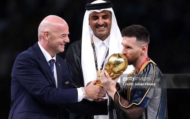 Messi, Argentina và những tiếng còi khiến FIFA đối mặt cuộc khủng hoảng niềm tin ở World Cup