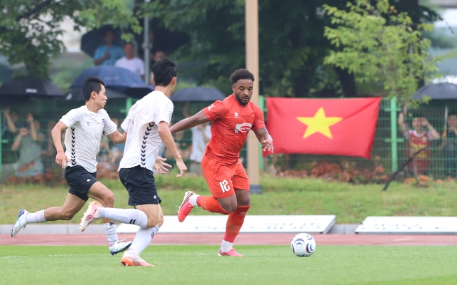 Nguyễn Xuân Son ghi bàn quyết định, đội tuyển Việt Nam liên tiếp đánh bại 2 đối thủ Hàn Quốc
