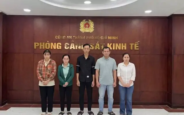 ‘Lò’ kem trộn biến mỹ phẩm giả thành hàng hiệu, bán rầm rộ trên Facebook, TikTok