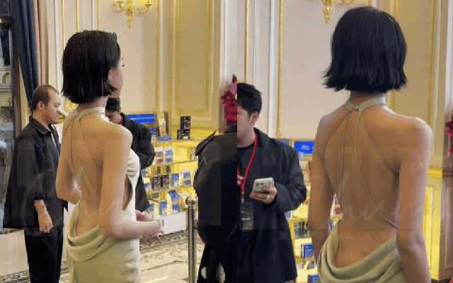 Thêm 1 bóng lưng cực phẩm, nhìn thoáng qua cũng biết đại mỹ nhân