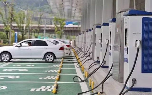 Bộ Công Thương đề xuất quy chuẩn mới về trạm sạc xe điện
