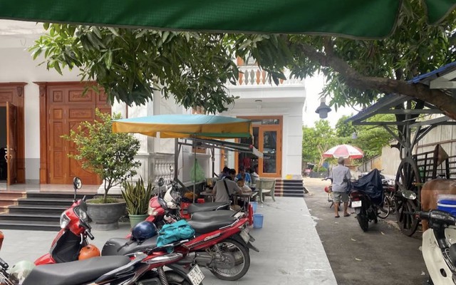 Quán hủ tiếu biệt thự 30.000 đồng quyết định nghỉ bán trong lúc đông khách nhất: Lý do bất ngờ