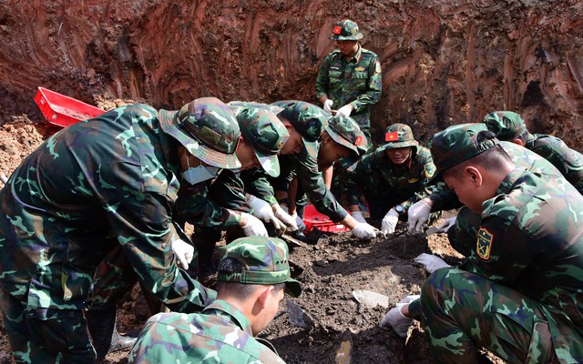 Thêm 25 hài cốt liệt sĩ và nhiều di vật được tìm thấy tại Công viên Lê Thị Riêng