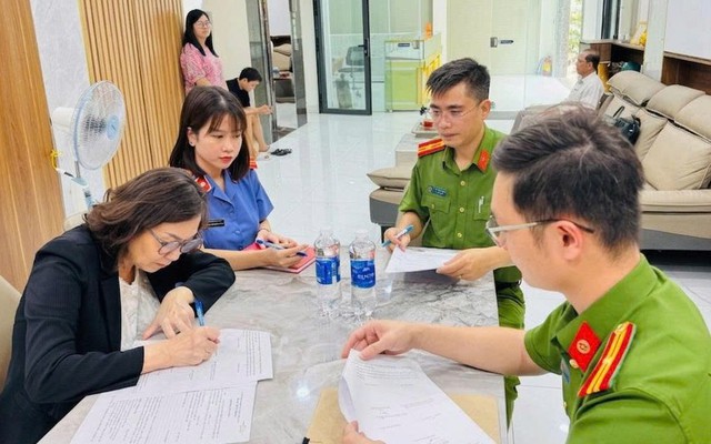 Lệnh khám xét, khởi tố chủ doanh nghiệp vàng bạc Nguyễn Thị Thanh Nga SN 1967
