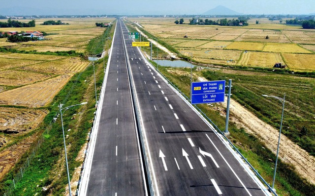 Từ 14h hôm nay, 5 đoạn cao tốc Bắc - Nam qua miền Trung bắt đầu thu phí