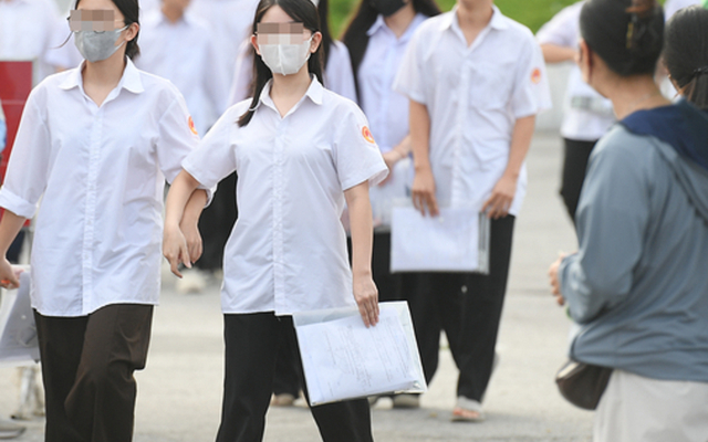 Đề Địa lý thi lại tốt nghiệp tại THPT chuyên Tuyên Quang
