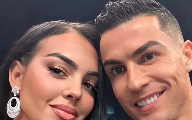 Mẹ và gia đình không dự đám cưới Ronaldo