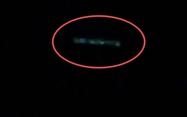 Dải ánh sáng xanh kỳ lạ xuất hiện trên bầu trời châu Âu và sự thật phía sau nghi vấn UFO