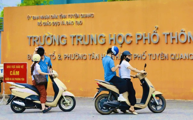 Đáp án các môn thi lại tốt nghiệp tại trường THPT chuyên Tuyên Quang