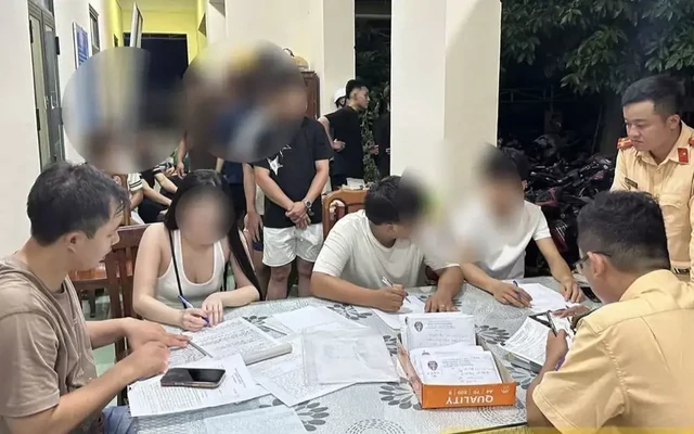 Hơn 200 thanh thiếu niên tụ tập, nẹt pô giữa đêm ở Quảng Ngãi
