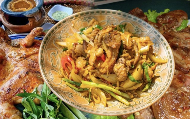 Vì sao gà đồi, heo rừng luôn đắt hơn thịt thường?