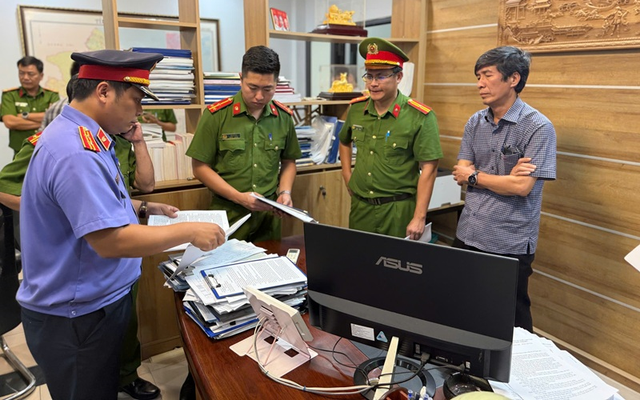 Thi hành lệnh khám xét, bắt tạm giam Giám đốc BQL Dự án Hà Xuân Hậu