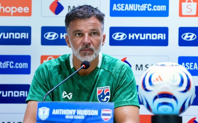 Tranh cãi ở ASEAN Cup, HLV Thái Lan bị mẹ quở trách