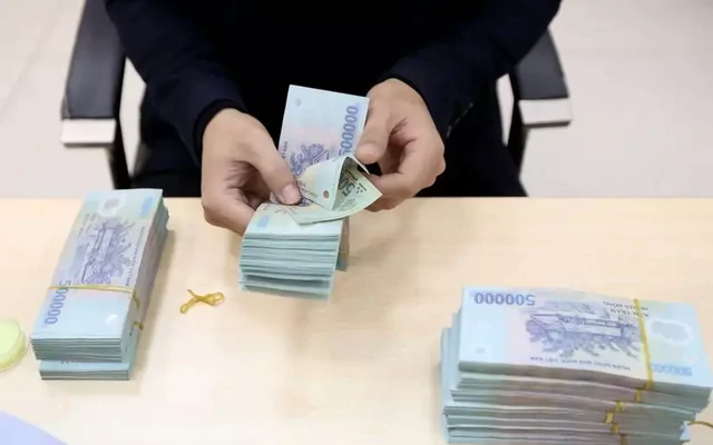 Vì sao người dân thích gửi tiền ngân hàng?