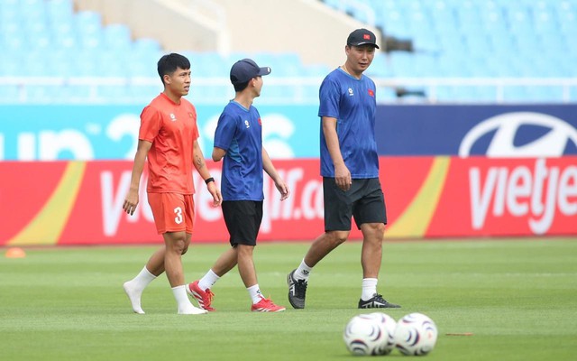 Đội hình Việt Nam vs Malaysia: HLV Kim Sang-sik tạm cất “bảo kiếm”, xoay bài vào phút chót?