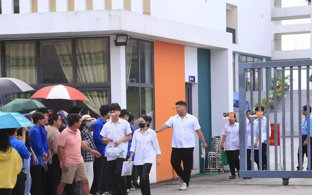Điểm thi Toán của học sinh chuyên Tuyên Quang 'tụt dốc', chuyên gia nói gì?
