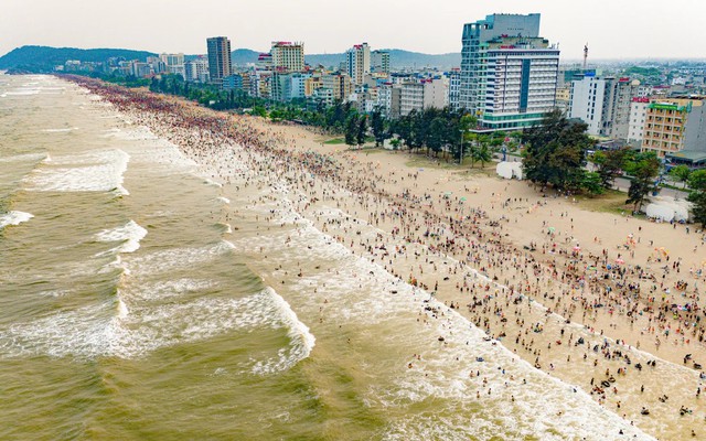 Lần đầu tiên Việt Nam giải mã "thứ vô hình" ẩn trong cát biển: Từ Trà Cổ đến Lăng Cô