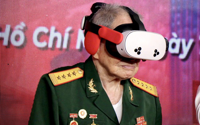 Huyền thoại tình báo Tư Cang nghẹn ngào khi ‘gặp’ Bác Hồ ở Ba Đình năm 1945