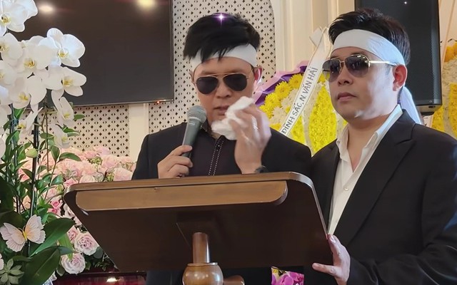 "Tôi cố gắng không khóc nhưng bây giờ không chịu được nữa"