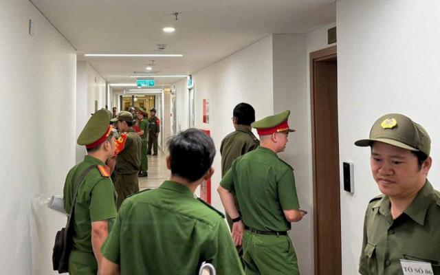 200 cán bộ, chiến sĩ đồng loạt kiểm tra 2 khu căn hộ cao cấp lúc 3 giờ sáng